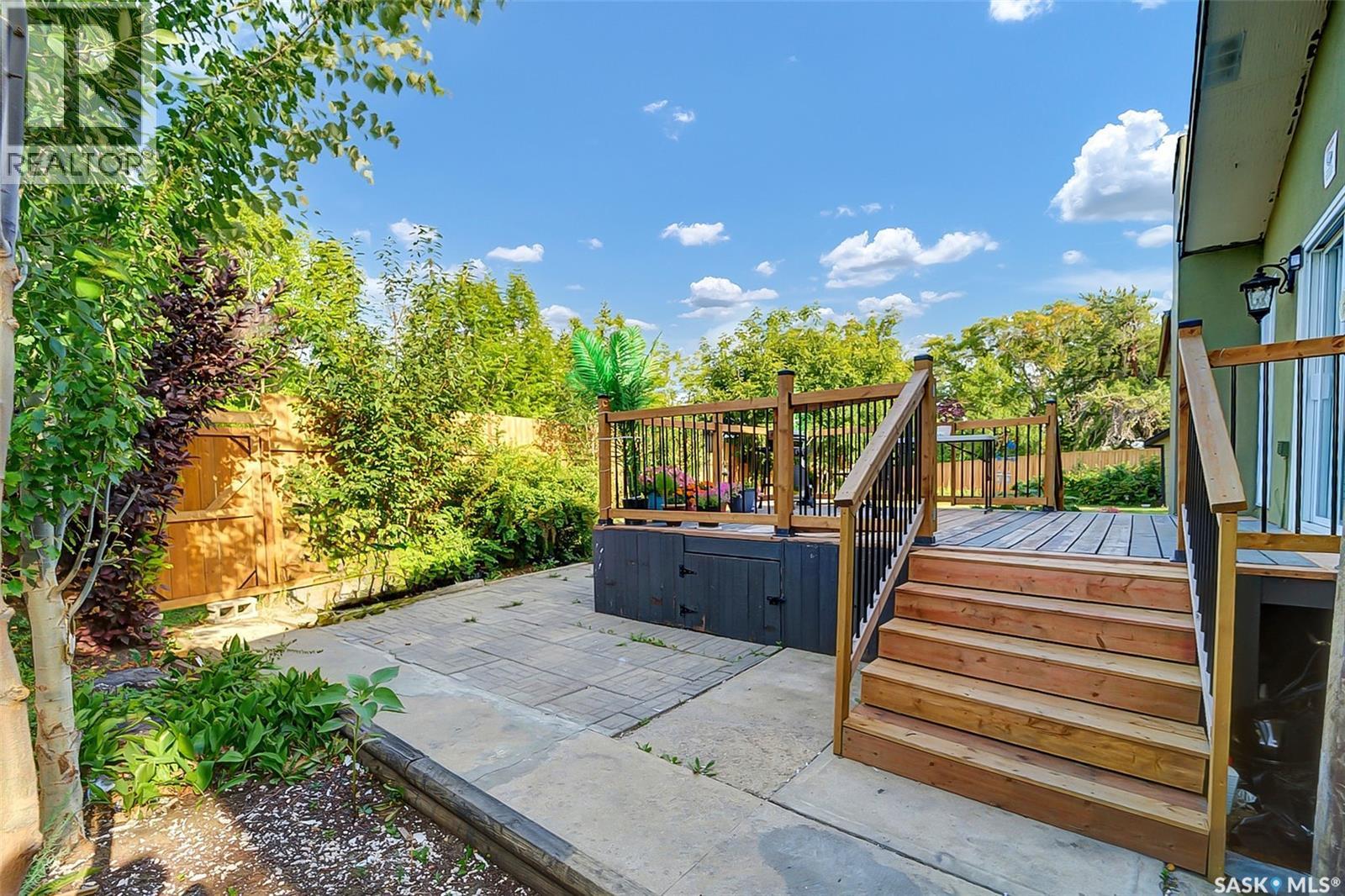 19 Barr Place, Saskatoon, SK - Outdoor With Deck Patio Veranda