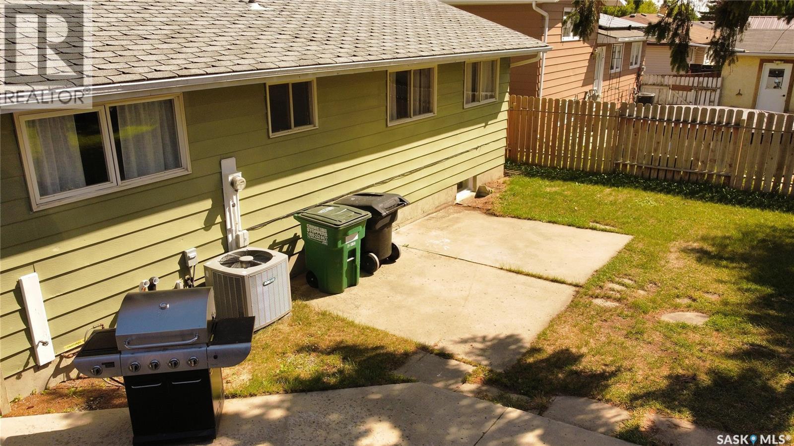 142 Blake Place, Saskatoon, SK - Outdoor With Exterior