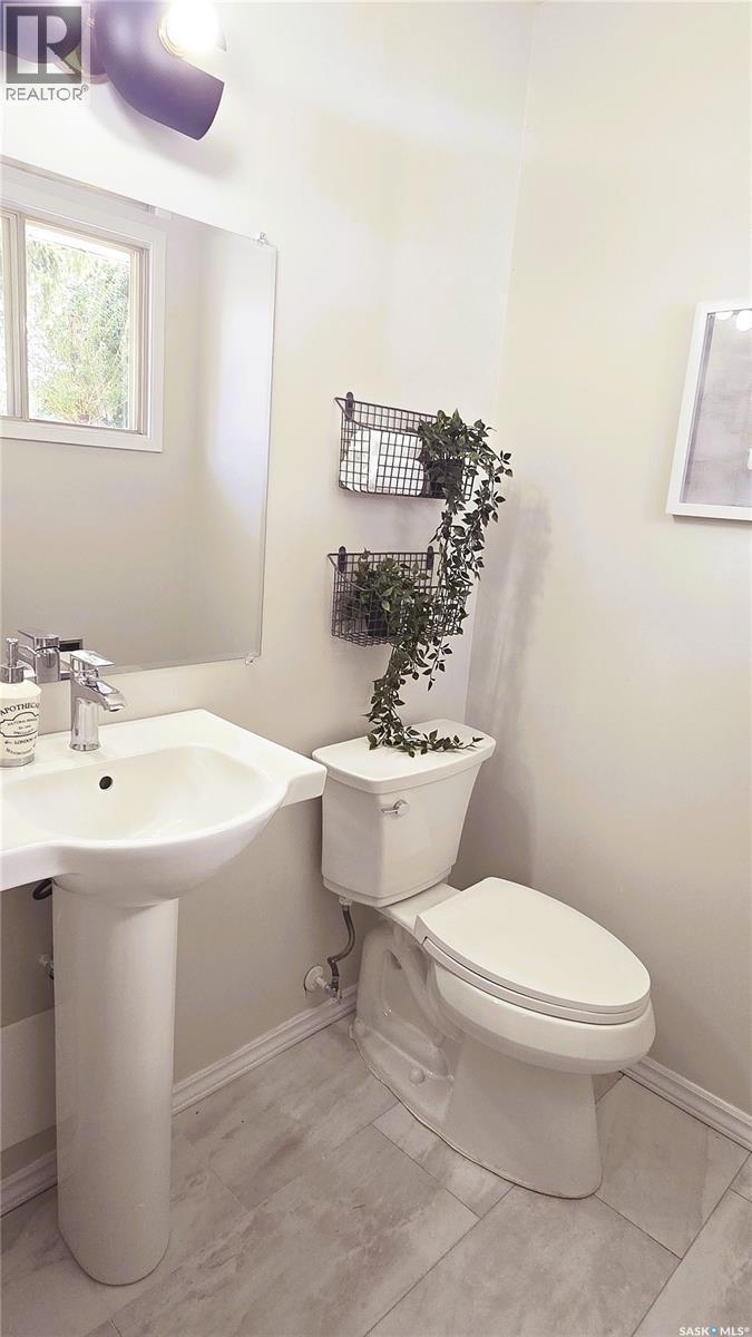 142 Blake Place, Saskatoon, SK - Indoor Photo Showing Bathroom