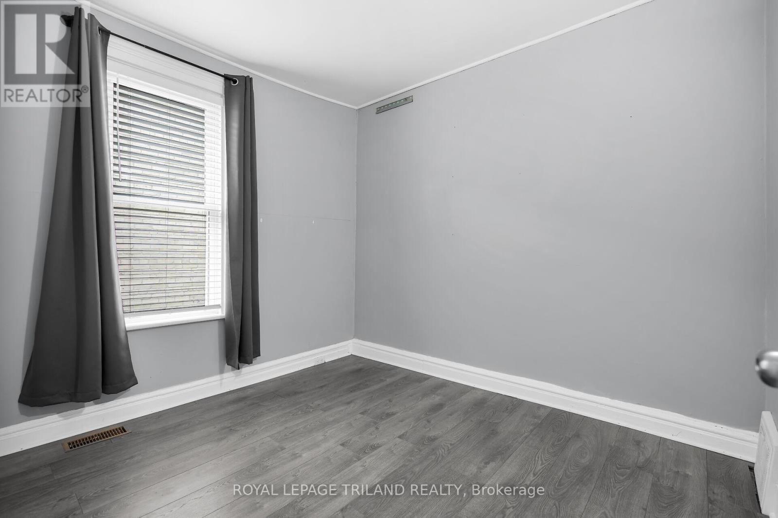 1 - 122 Centre Street, St. Thomas, ON - Indoor Photo Showing Other Room