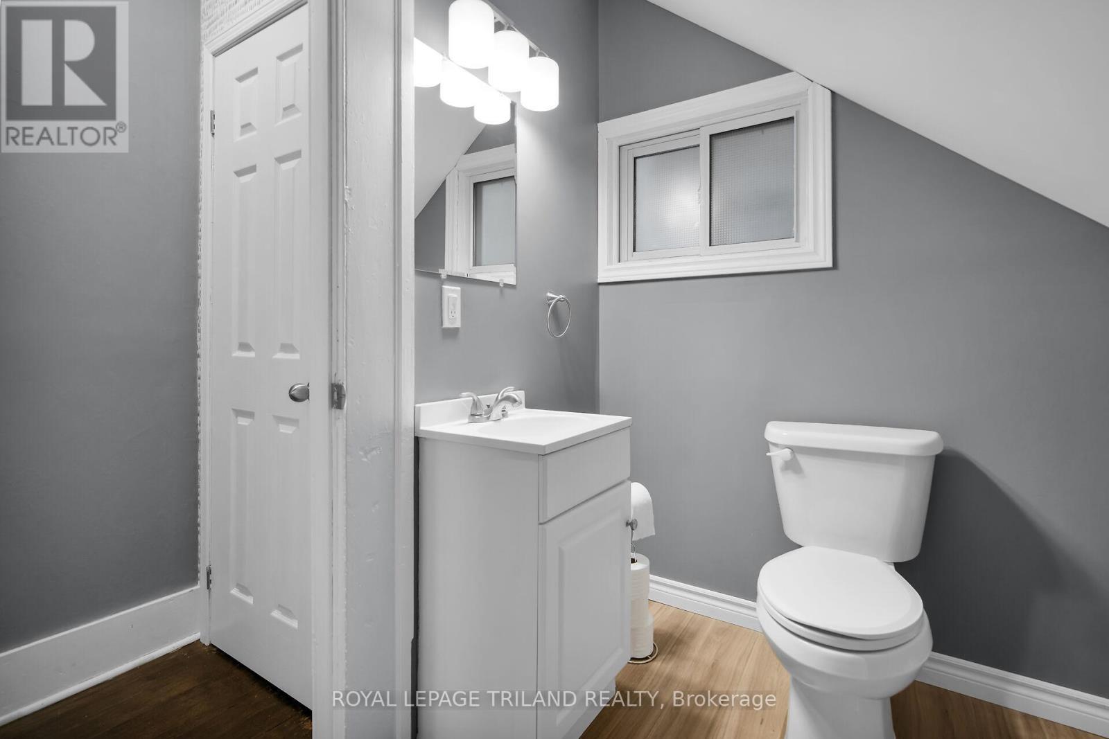 1 - 122 Centre Street, St. Thomas, ON - Indoor Photo Showing Bathroom