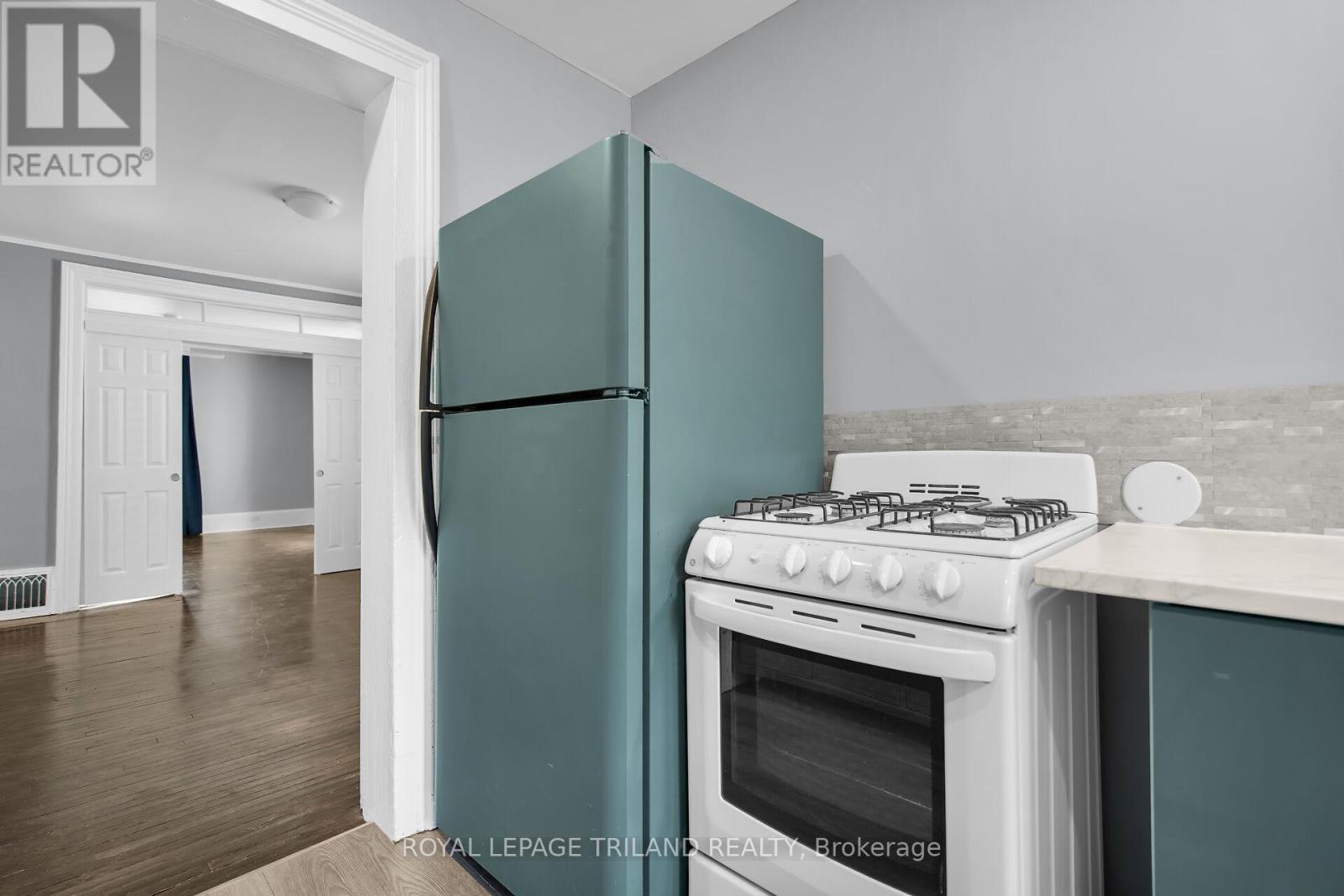 1 - 122 Centre Street, St. Thomas, ON - Indoor