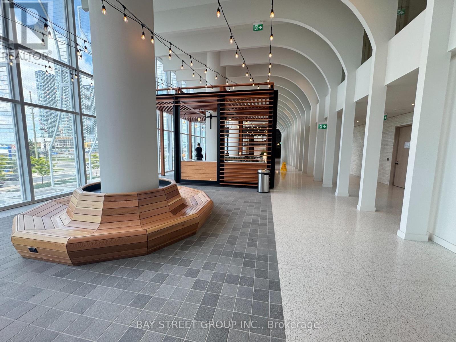 5510 - 8 Interchange Way, Vaughan, ON - Indoor Photo Showing Other Room