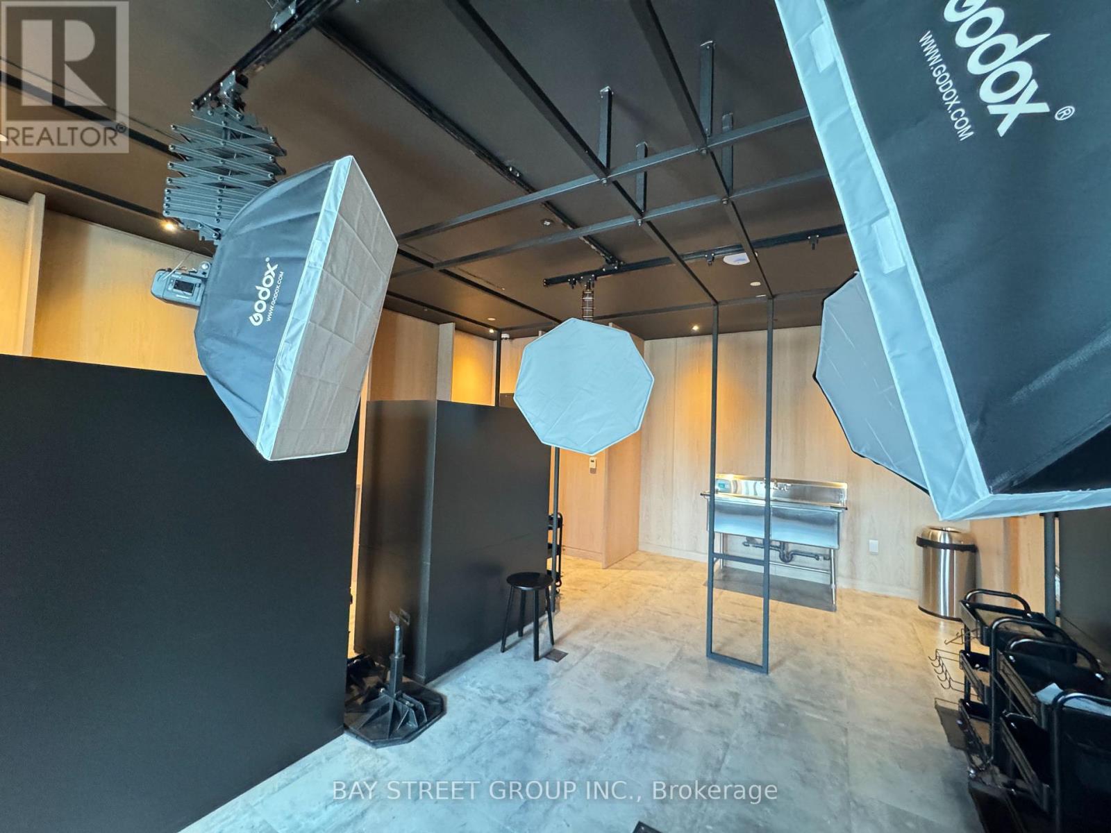 5510 - 8 Interchange Way, Vaughan, ON - Photo Showing Other Room