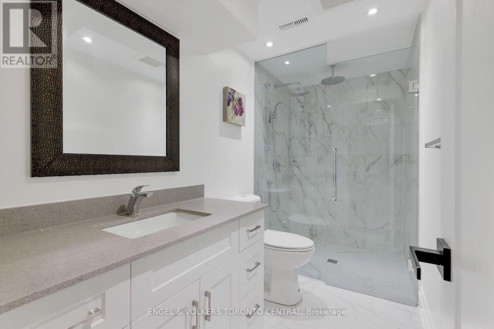 769 Annamore Road, Mississauga, ON - Indoor Photo Showing Bathroom