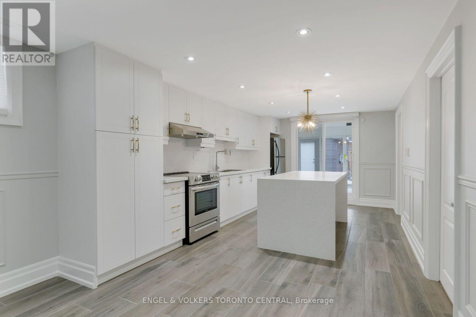 769 Annamore Road, Mississauga, ON - Indoor Photo Showing Kitchen