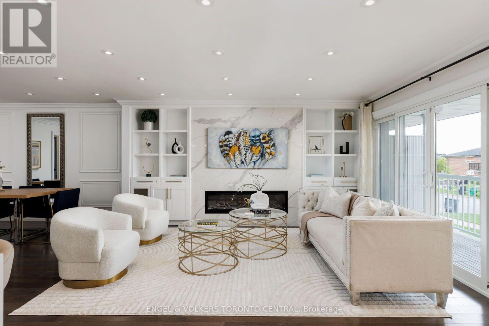769 Annamore Road, Mississauga, ON - Indoor Photo Showing Living Room With Fireplace