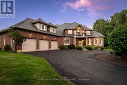4215 ENNISCLARE DRIVE Milton, ON N0B 2K0