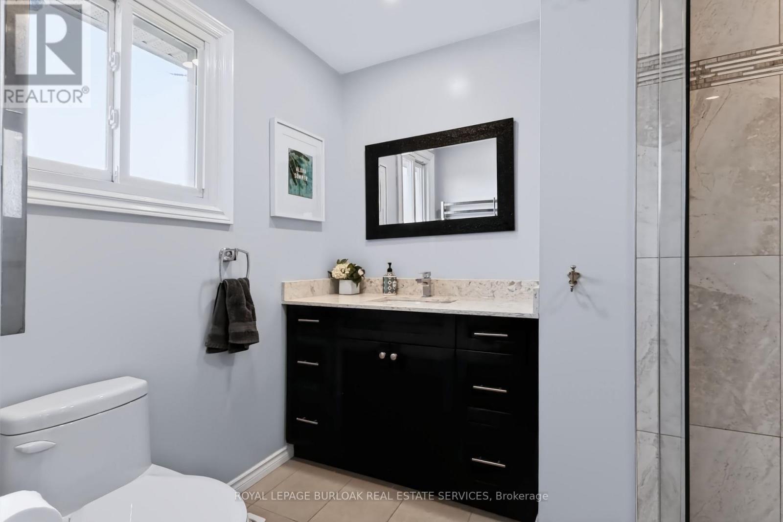 4248 Dunvegan Road, Burlington, ON - Indoor Photo Showing Bathroom