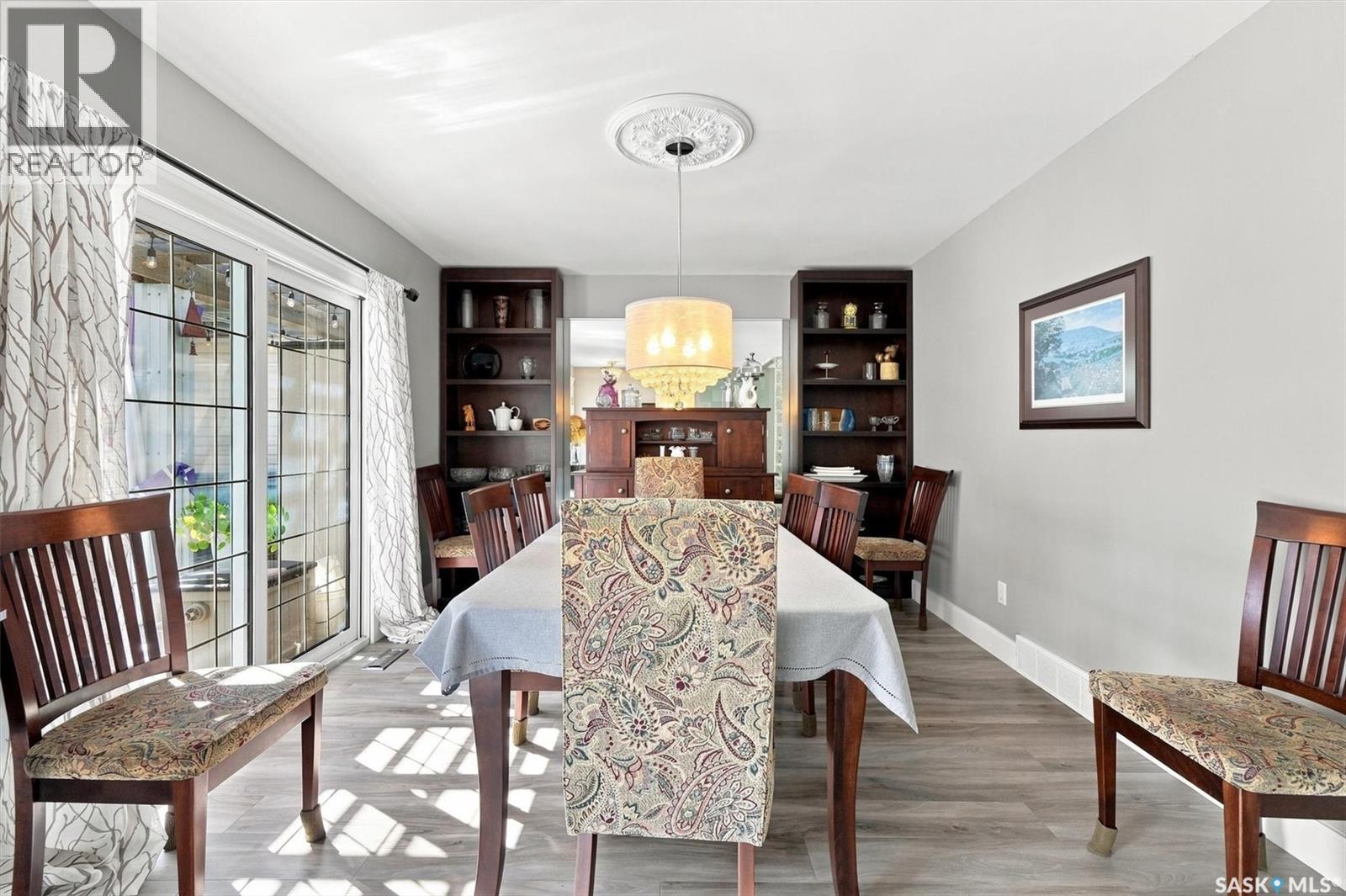 273 Carleton Drive, Saskatoon, SK - Indoor Photo Showing Dining Room