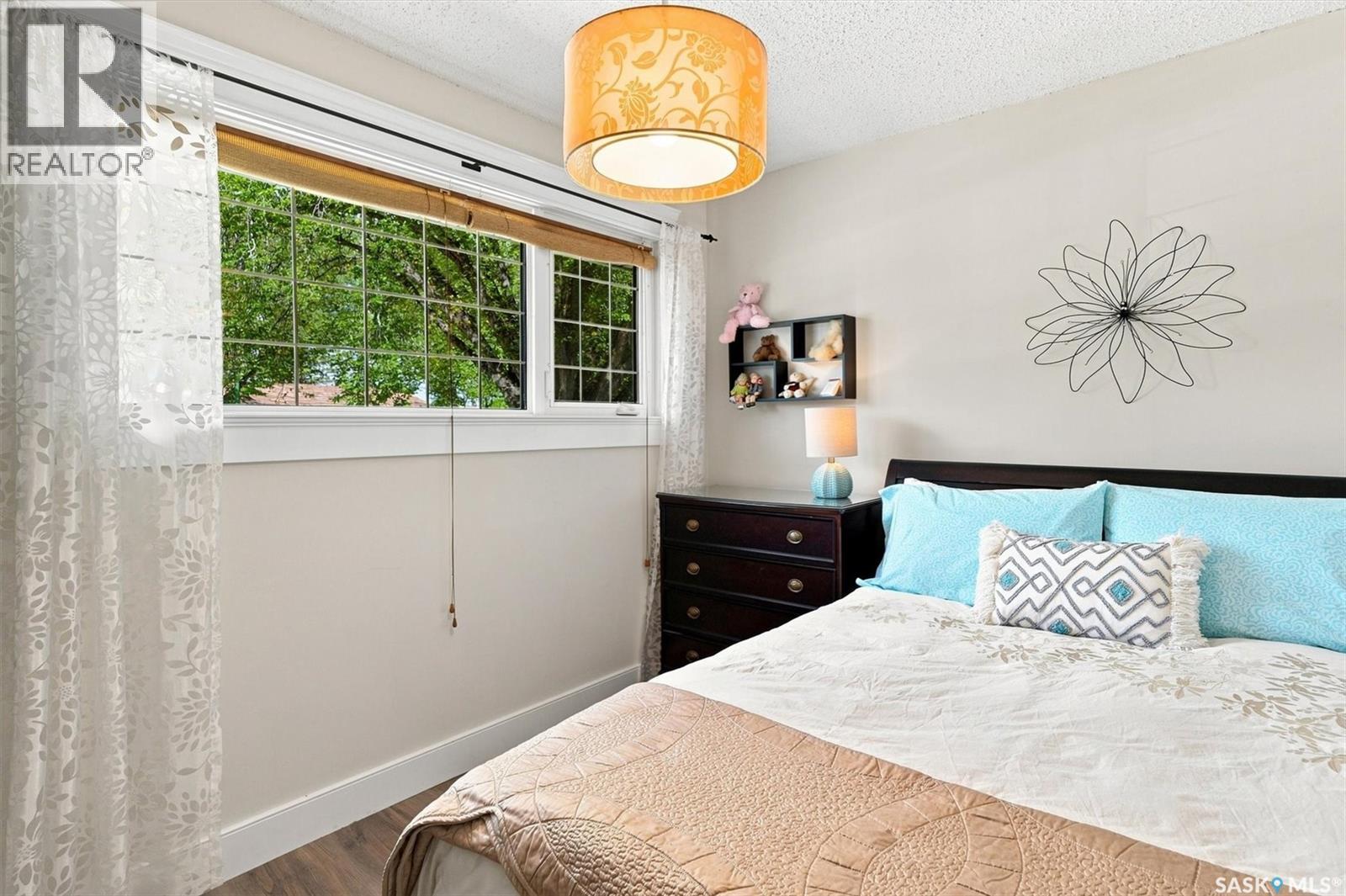 273 Carleton Drive, Saskatoon, SK - Indoor Photo Showing Bedroom