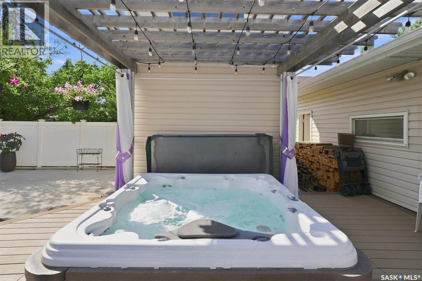 273 Carleton Drive, Saskatoon, SK - Outdoor With Deck Patio Veranda With Exterior