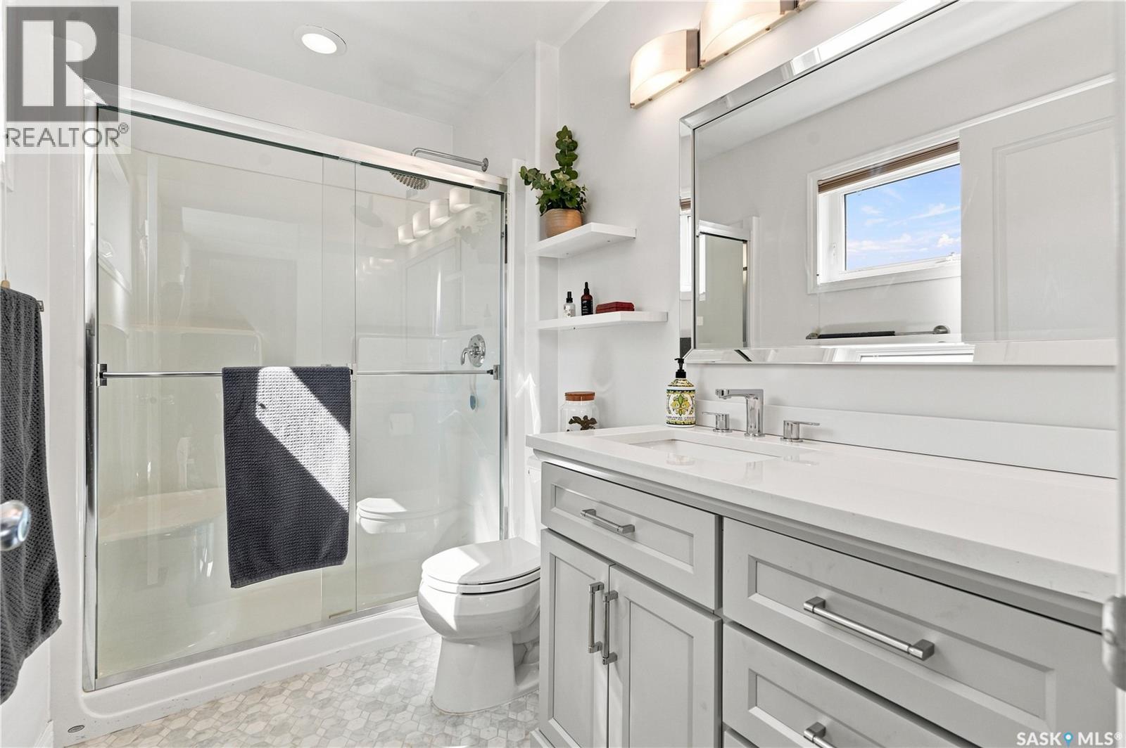 554 Lynd Place, Saskatoon, SK - Indoor Photo Showing Bathroom