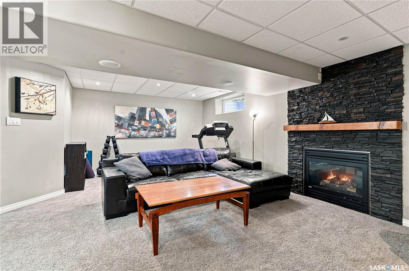 554 Lynd Place, Saskatoon, SK - Indoor With Fireplace
