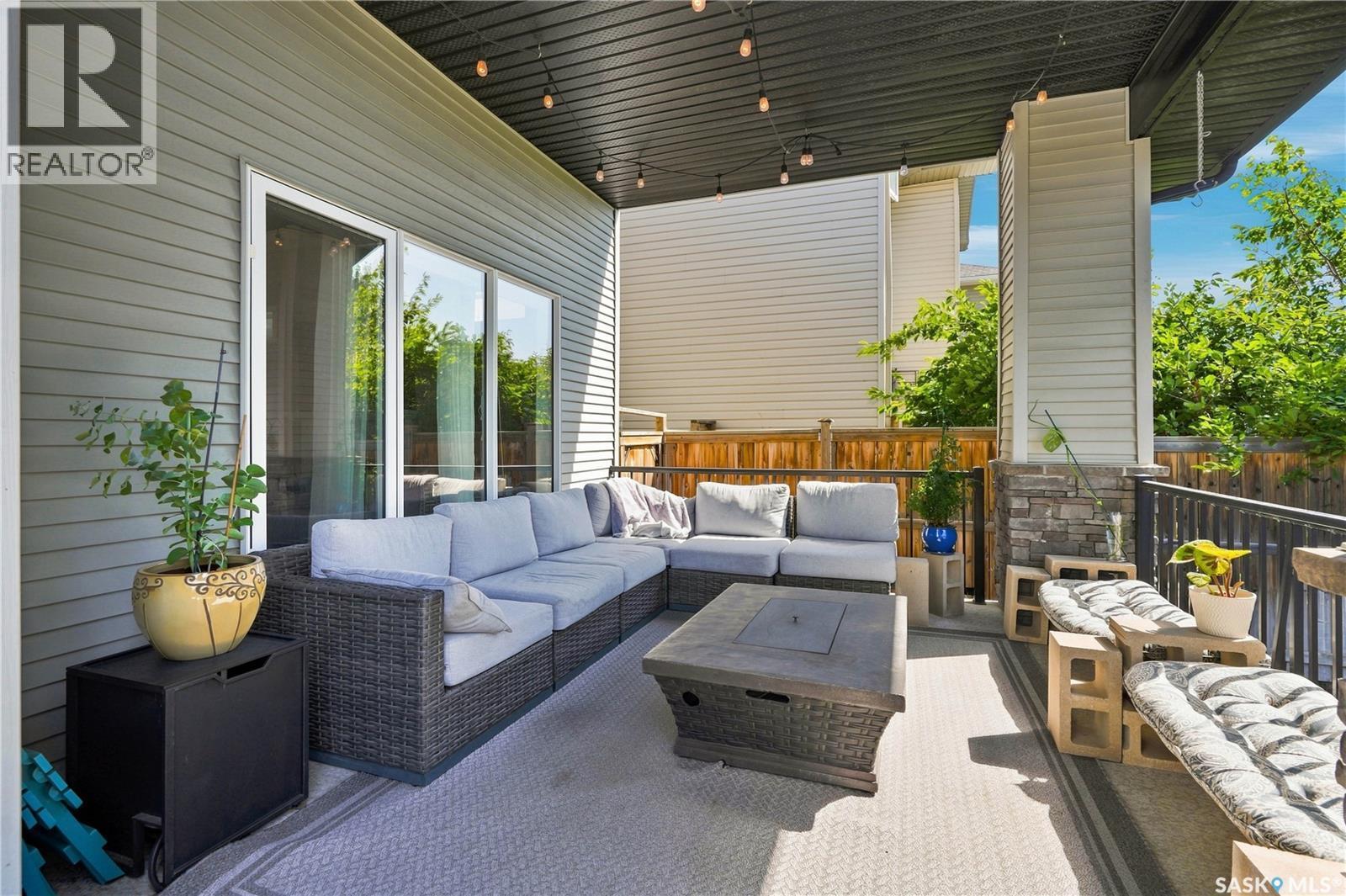554 Lynd Place, Saskatoon, SK - Outdoor With Deck Patio Veranda With Exterior