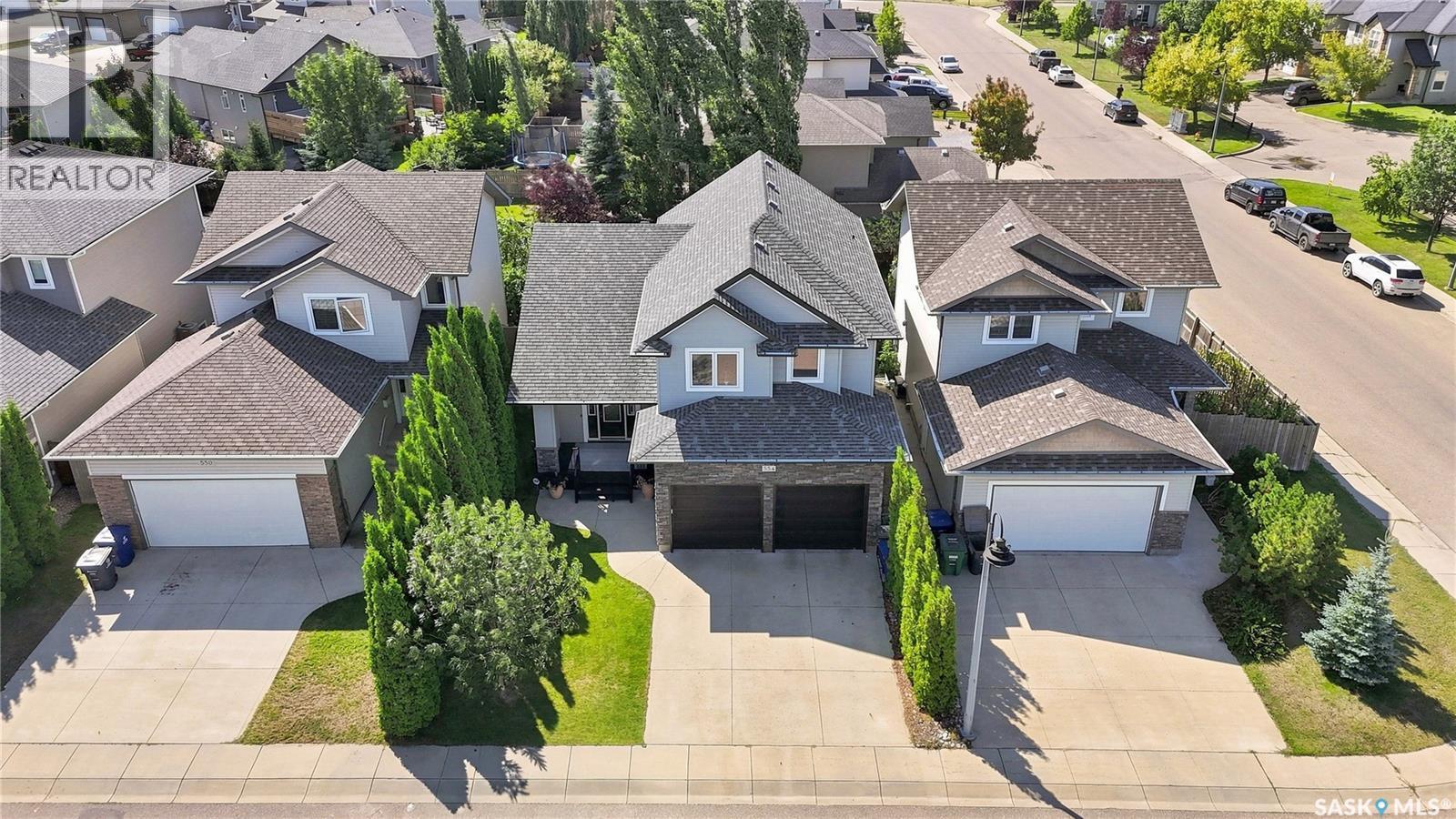 554 Lynd Place, Saskatoon, SK - Outdoor With Facade