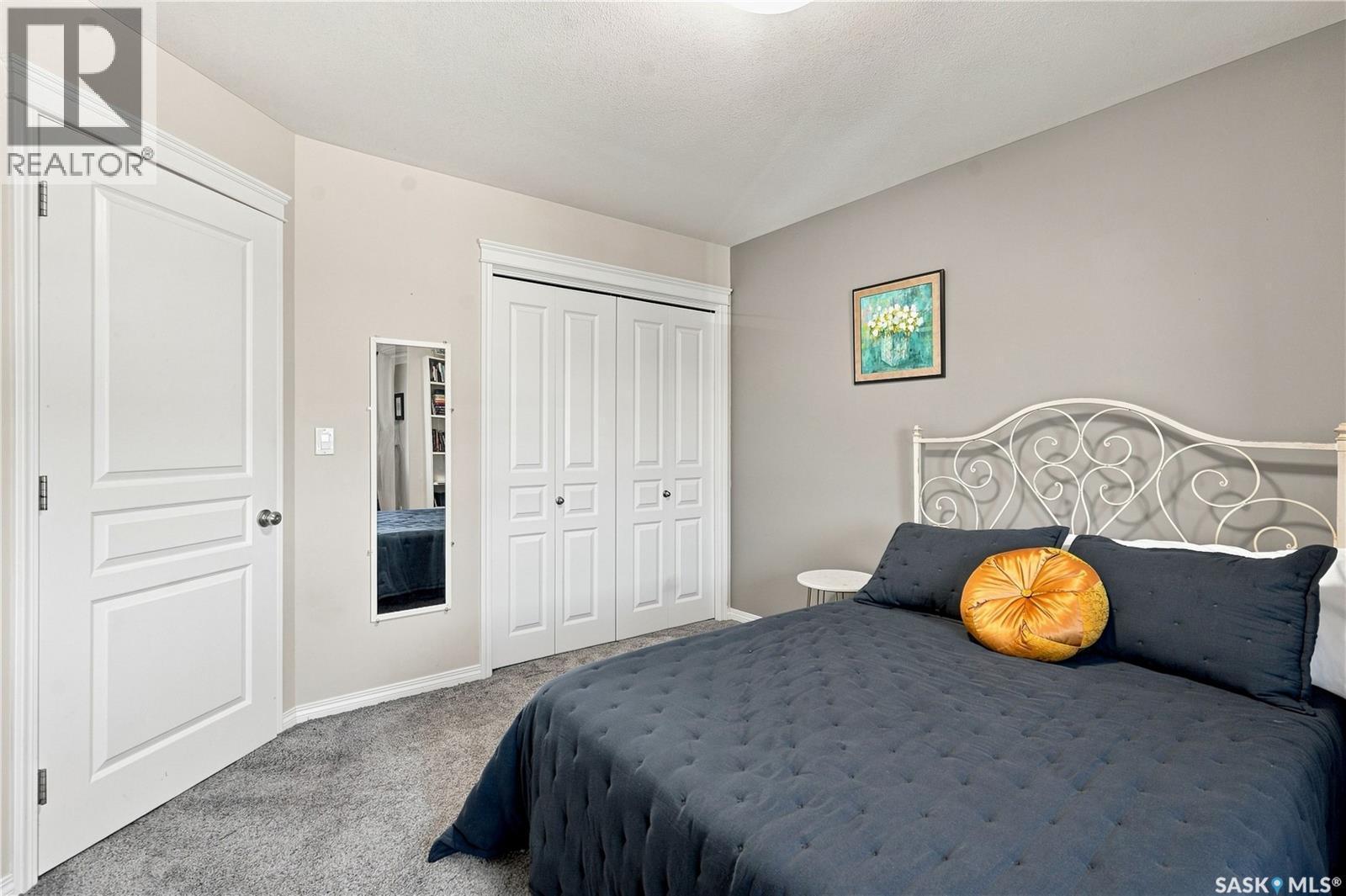 554 Lynd Place, Saskatoon, SK - Indoor Photo Showing Bedroom