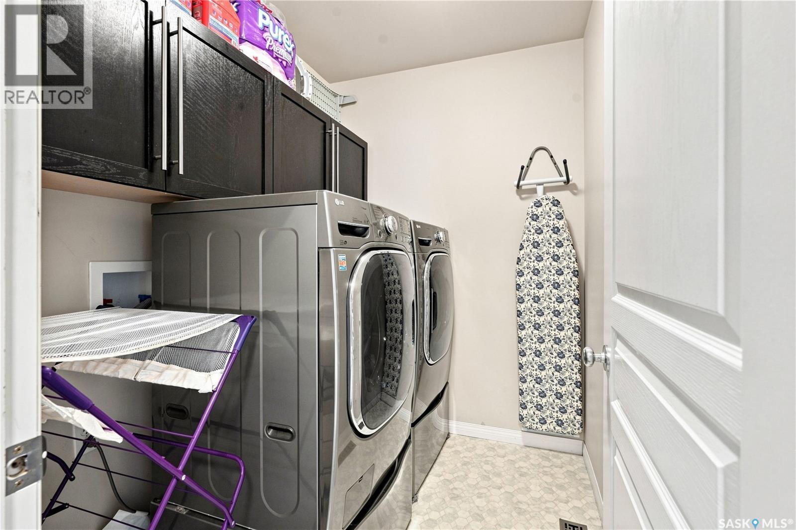 554 Lynd Place, Saskatoon, SK - Indoor Photo Showing Laundry Room