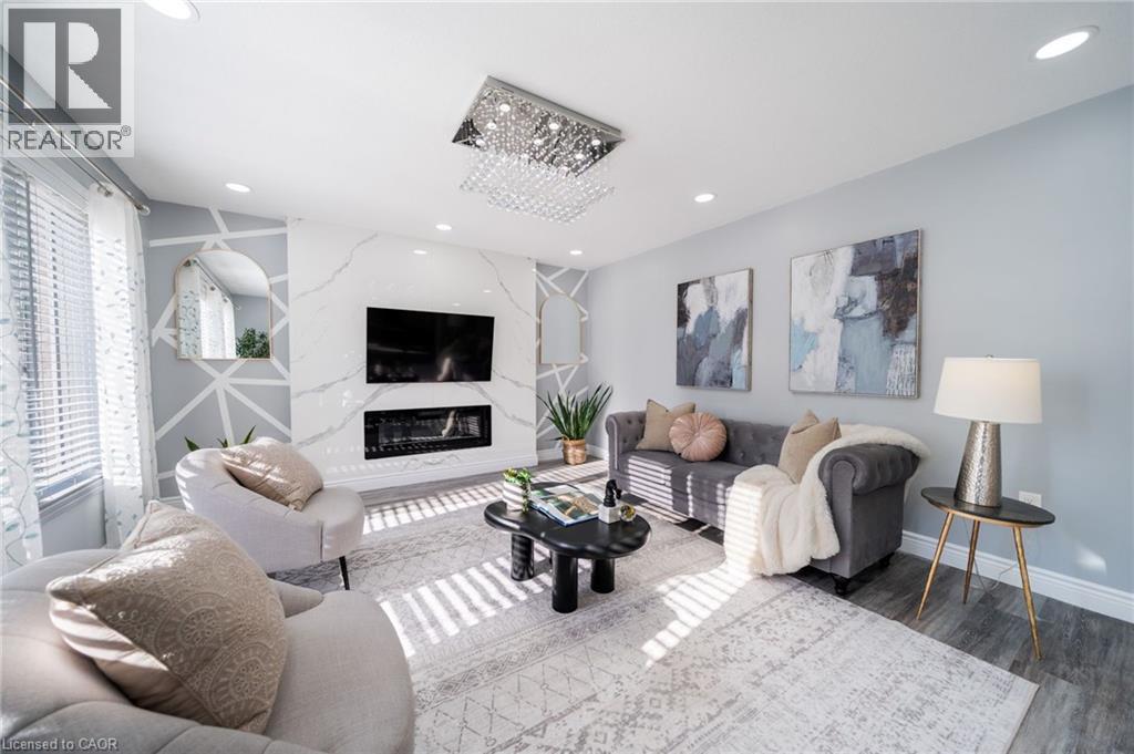 151 Baldwin Drive, Cambridge, ON - Indoor Photo Showing Living Room With Fireplace