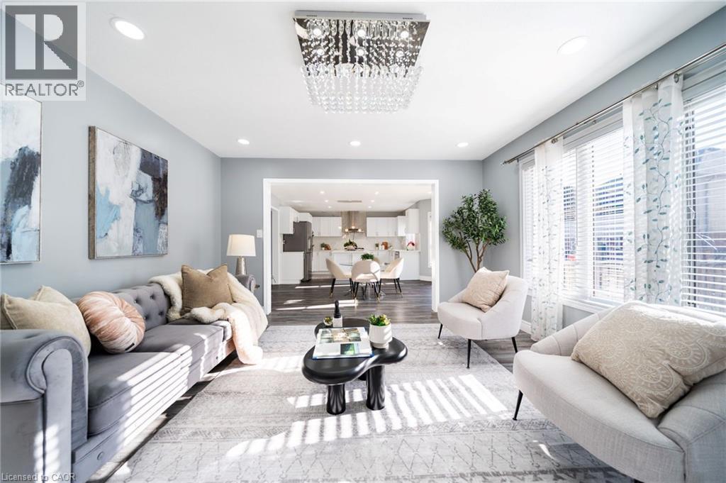 151 Baldwin Drive, Cambridge, ON - Indoor Photo Showing Living Room