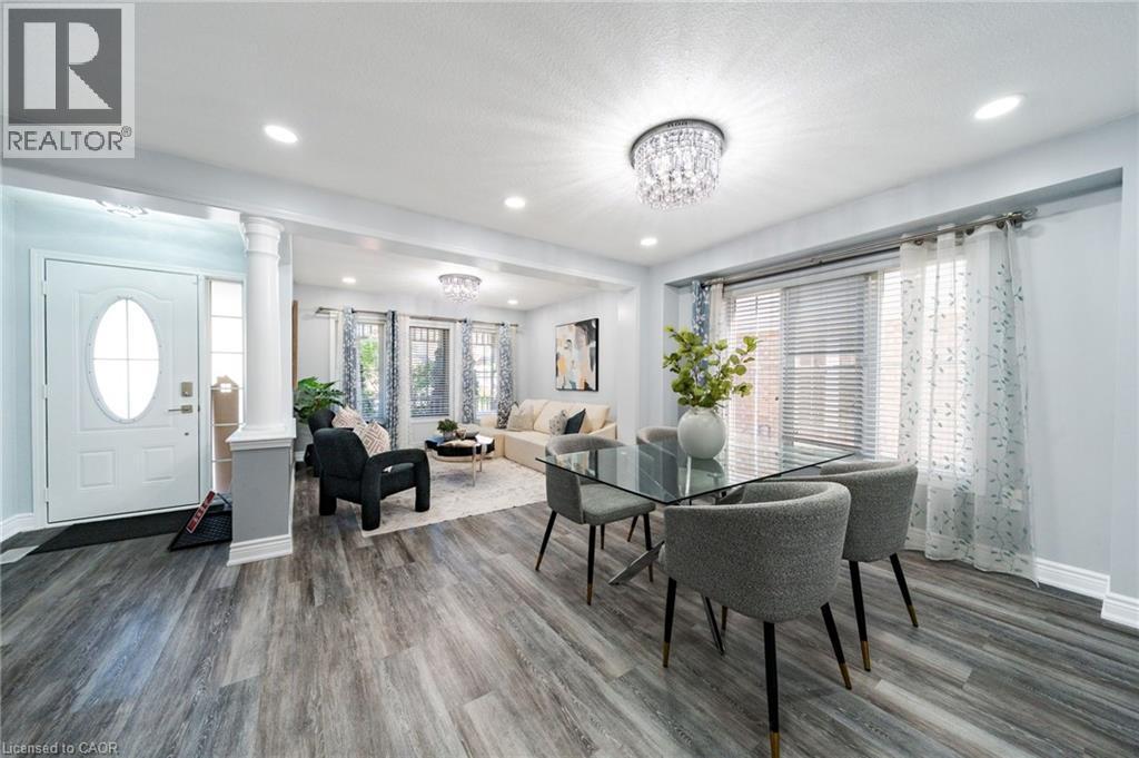 151 Baldwin Drive, Cambridge, ON - Indoor Photo Showing Dining Room