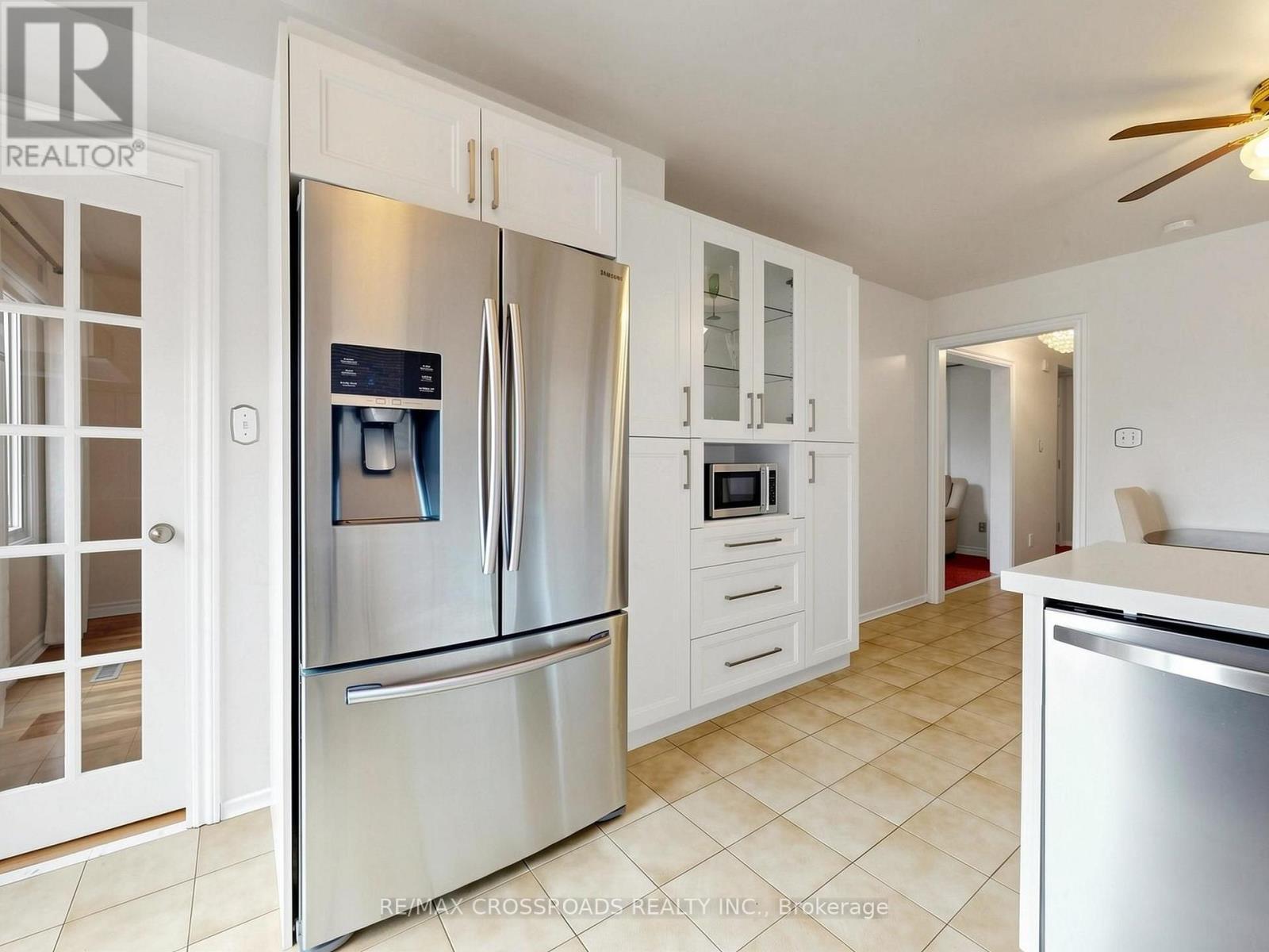 108 Anthony Lane, Vaughan, ON - Indoor Photo Showing Kitchen With Stainless Steel Kitchen