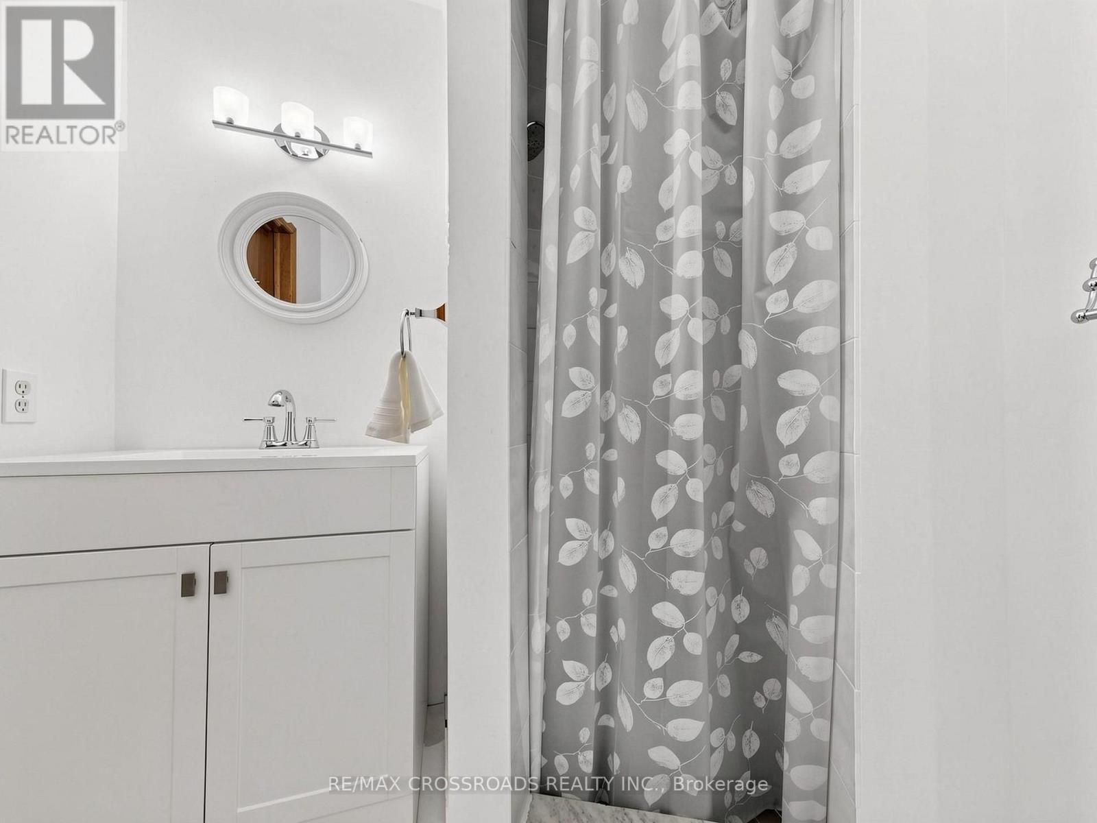 108 Anthony Lane, Vaughan, ON - Indoor Photo Showing Bathroom