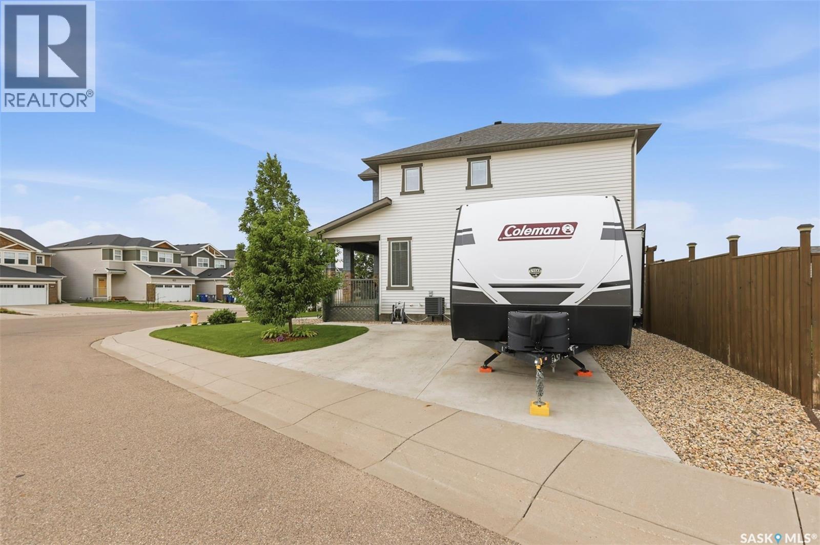 1040 Kolynchuk Crescent, Saskatoon, SK - Outdoor