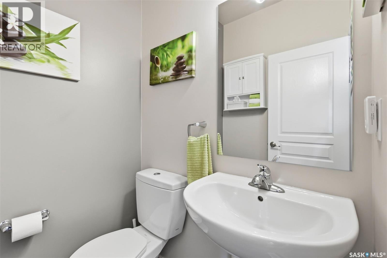 1040 Kolynchuk Crescent, Saskatoon, SK - Indoor Photo Showing Bathroom