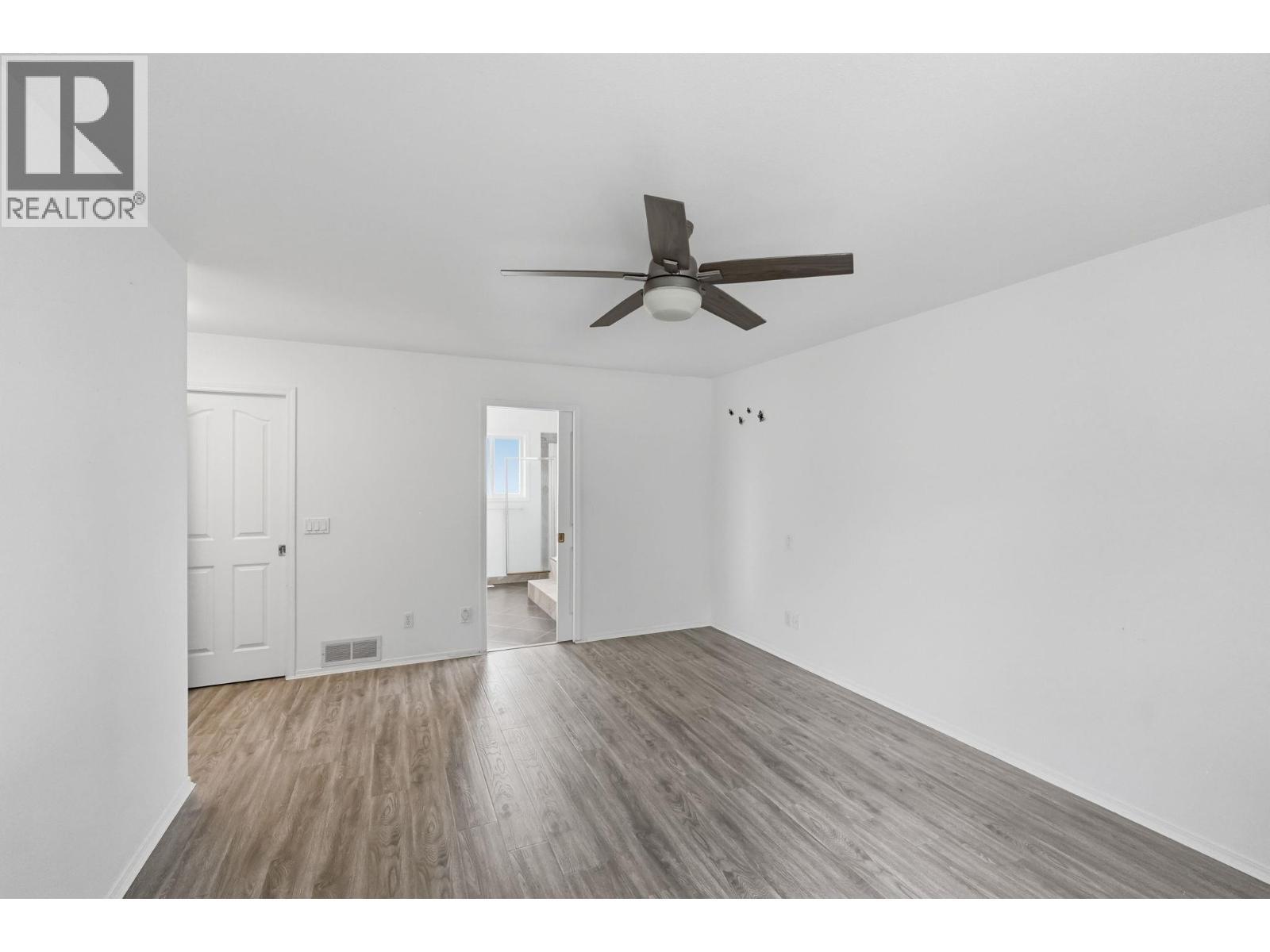 348 Phipps Crescent, Kelowna, BC - Indoor Photo Showing Other Room