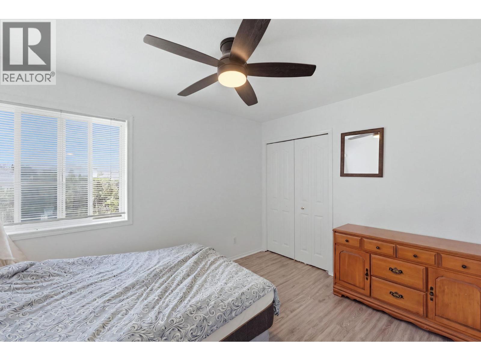 348 Phipps Crescent, Kelowna, BC - Indoor Photo Showing Bedroom