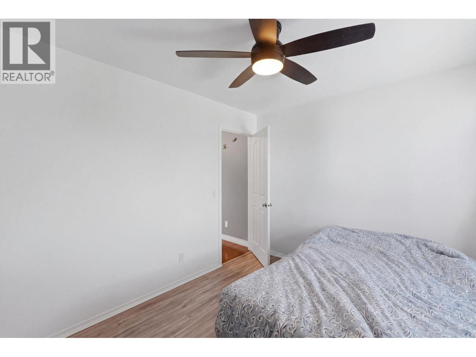 348 Phipps Crescent, Kelowna, BC - Indoor Photo Showing Bedroom