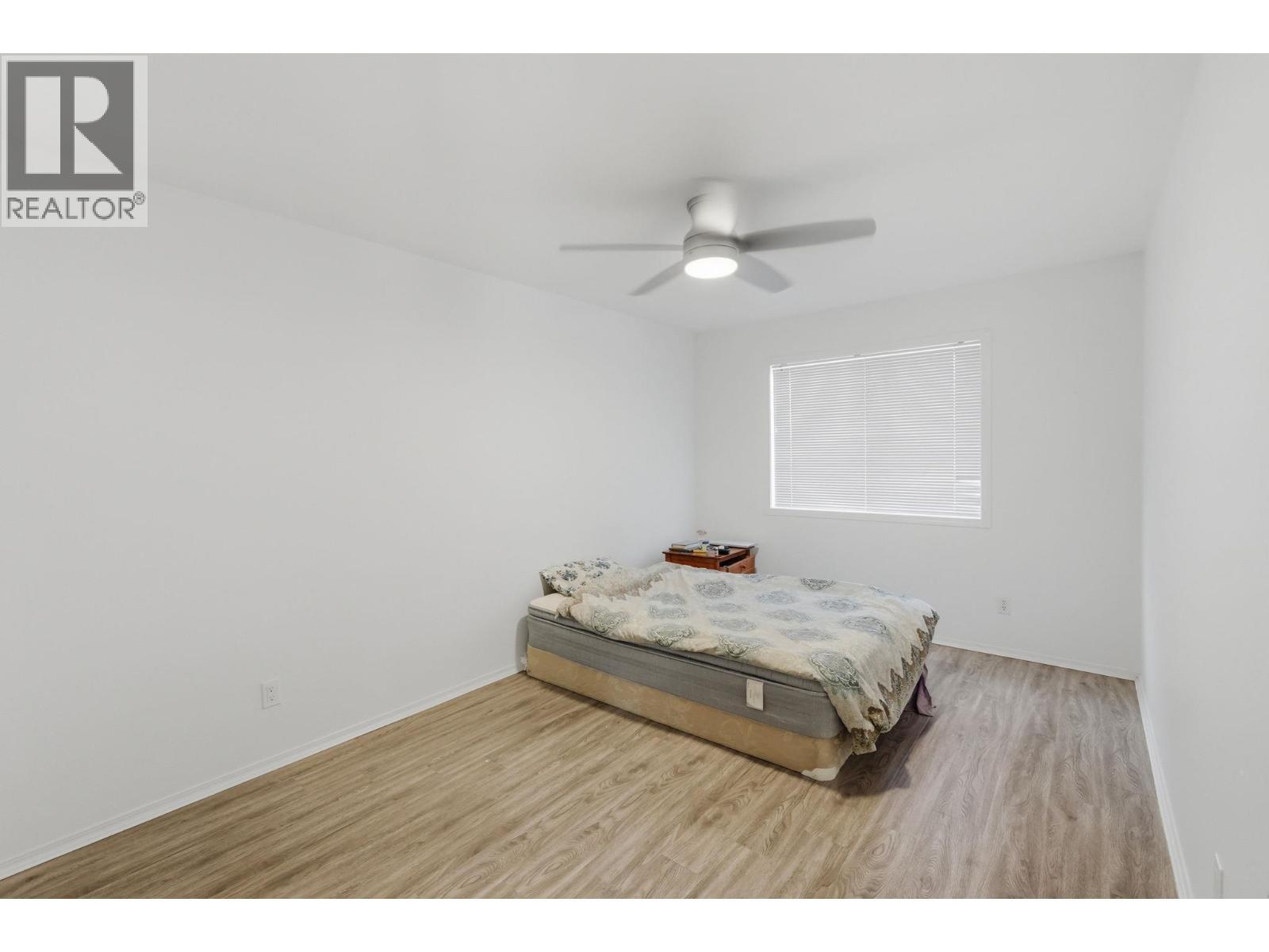 348 Phipps Crescent, Kelowna, BC - Indoor Photo Showing Bedroom