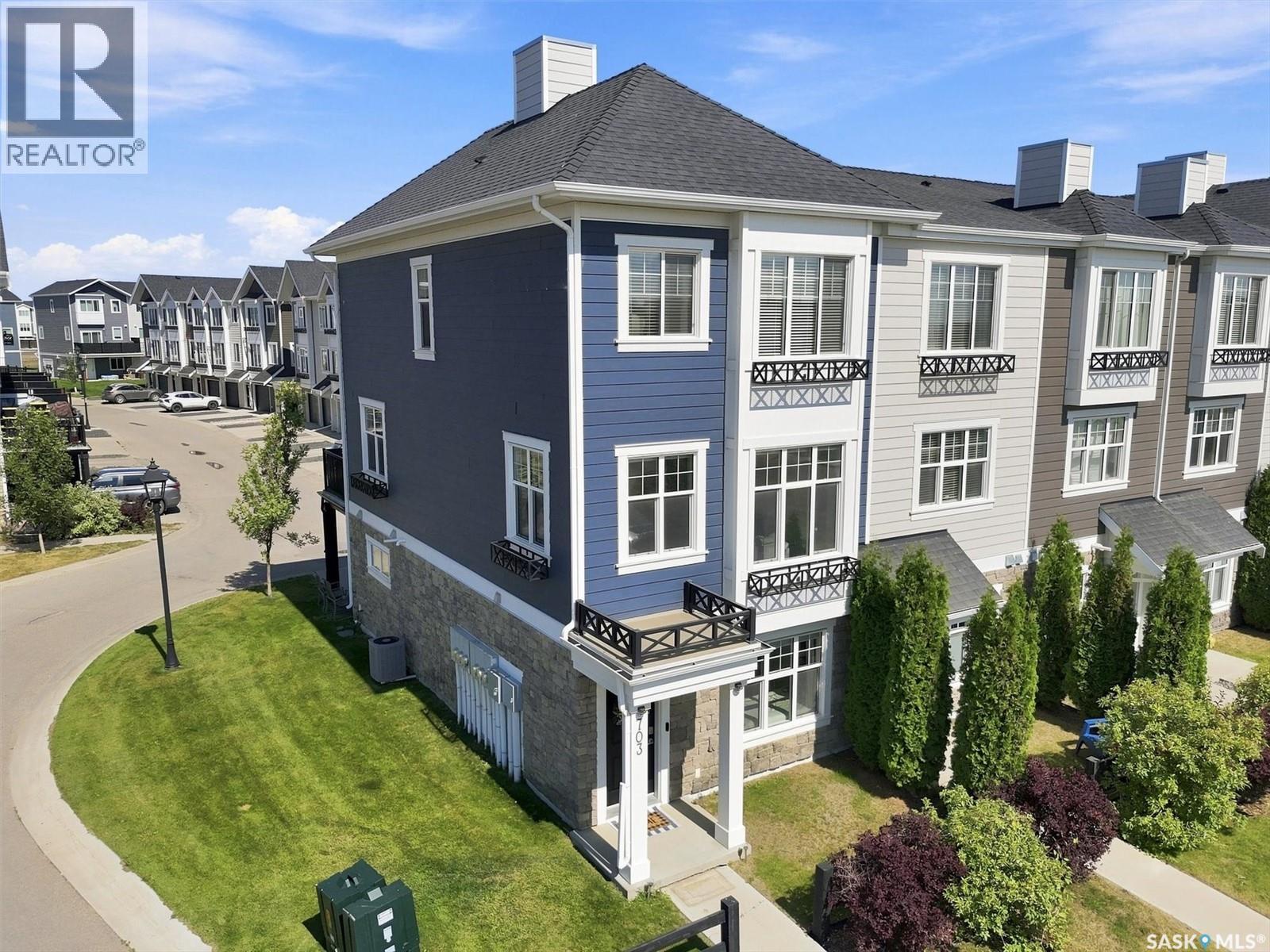 703 Meadows Boulevard, Saskatoon, SK - Outdoor