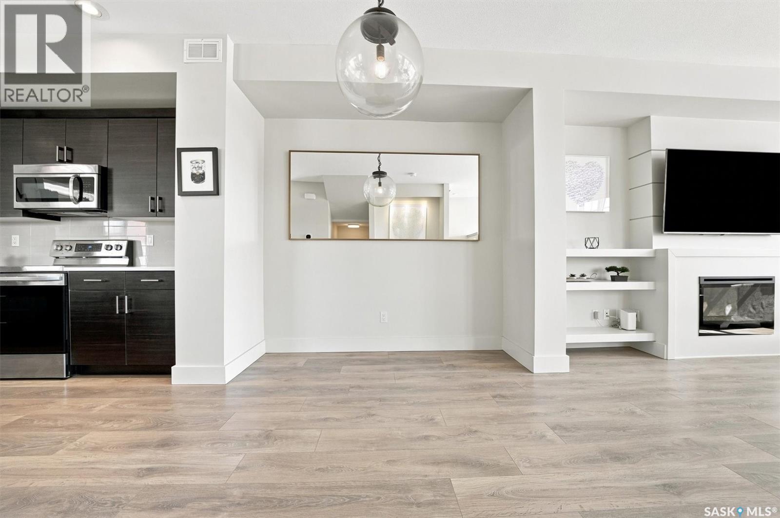 703 Meadows Boulevard, Saskatoon, SK - Indoor Photo Showing Kitchen