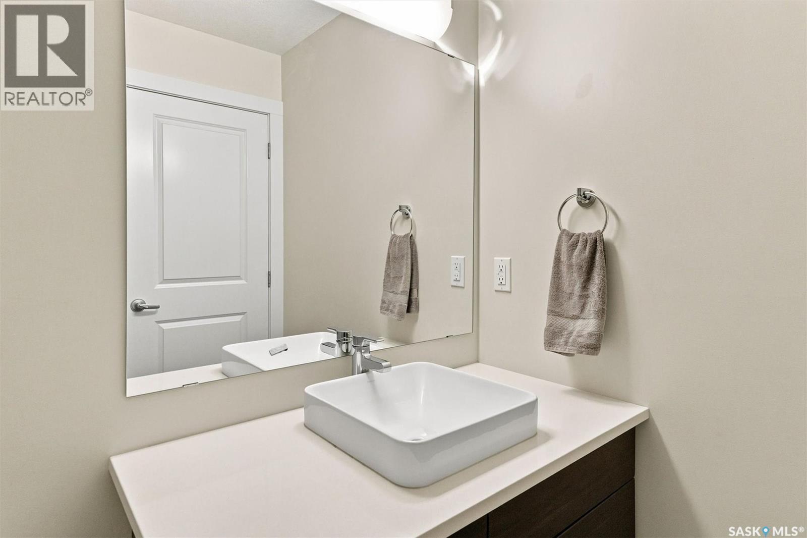 703 Meadows Boulevard, Saskatoon, SK - Indoor Photo Showing Bathroom