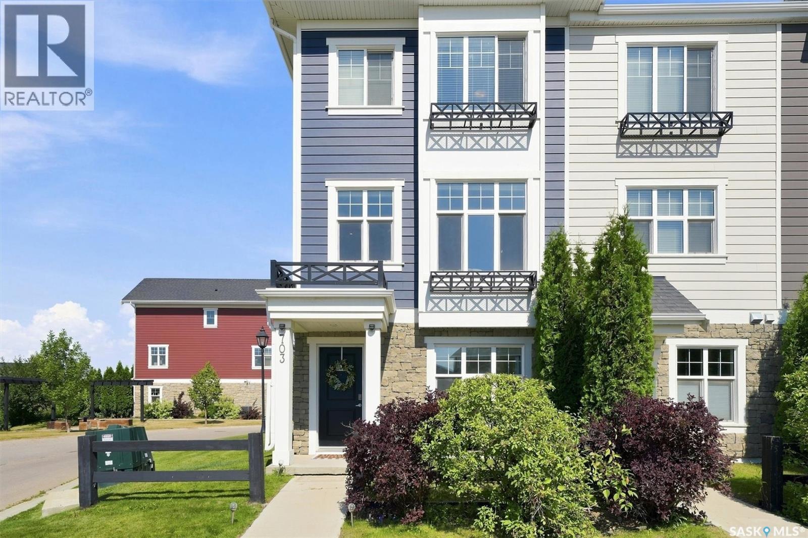 703 Meadows Boulevard, Saskatoon, SK - Outdoor With Facade