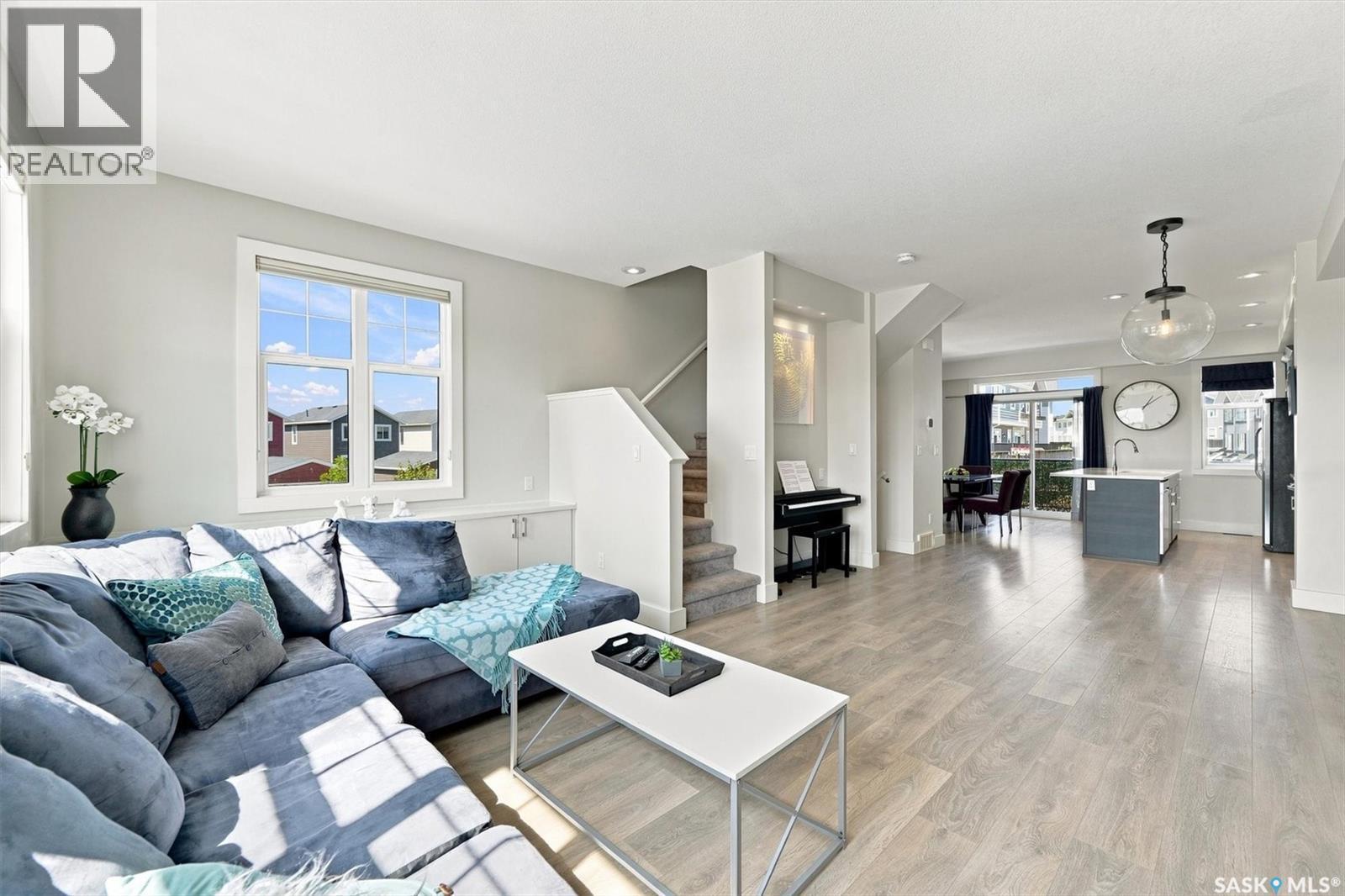 703 Meadows Boulevard, Saskatoon, SK - Indoor Photo Showing Living Room