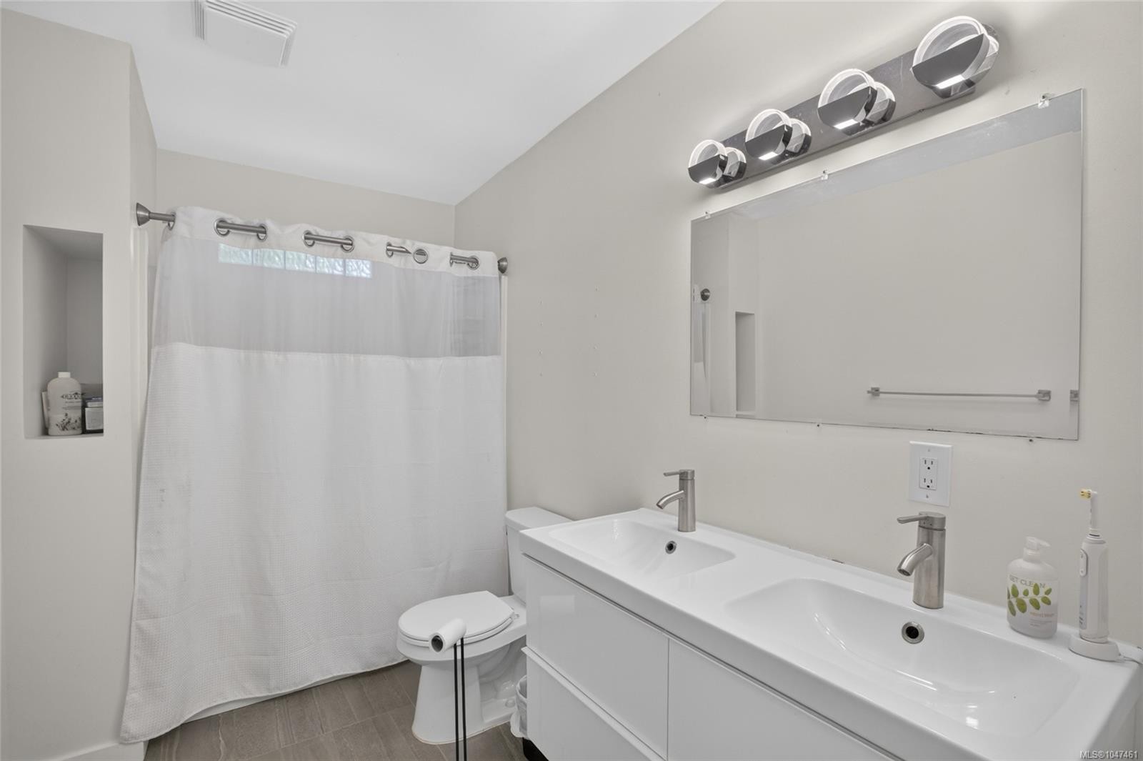 568 Salish St, Comox, BC