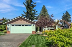 701 Ermineskin Ave Parksville, BC V9P 2L4