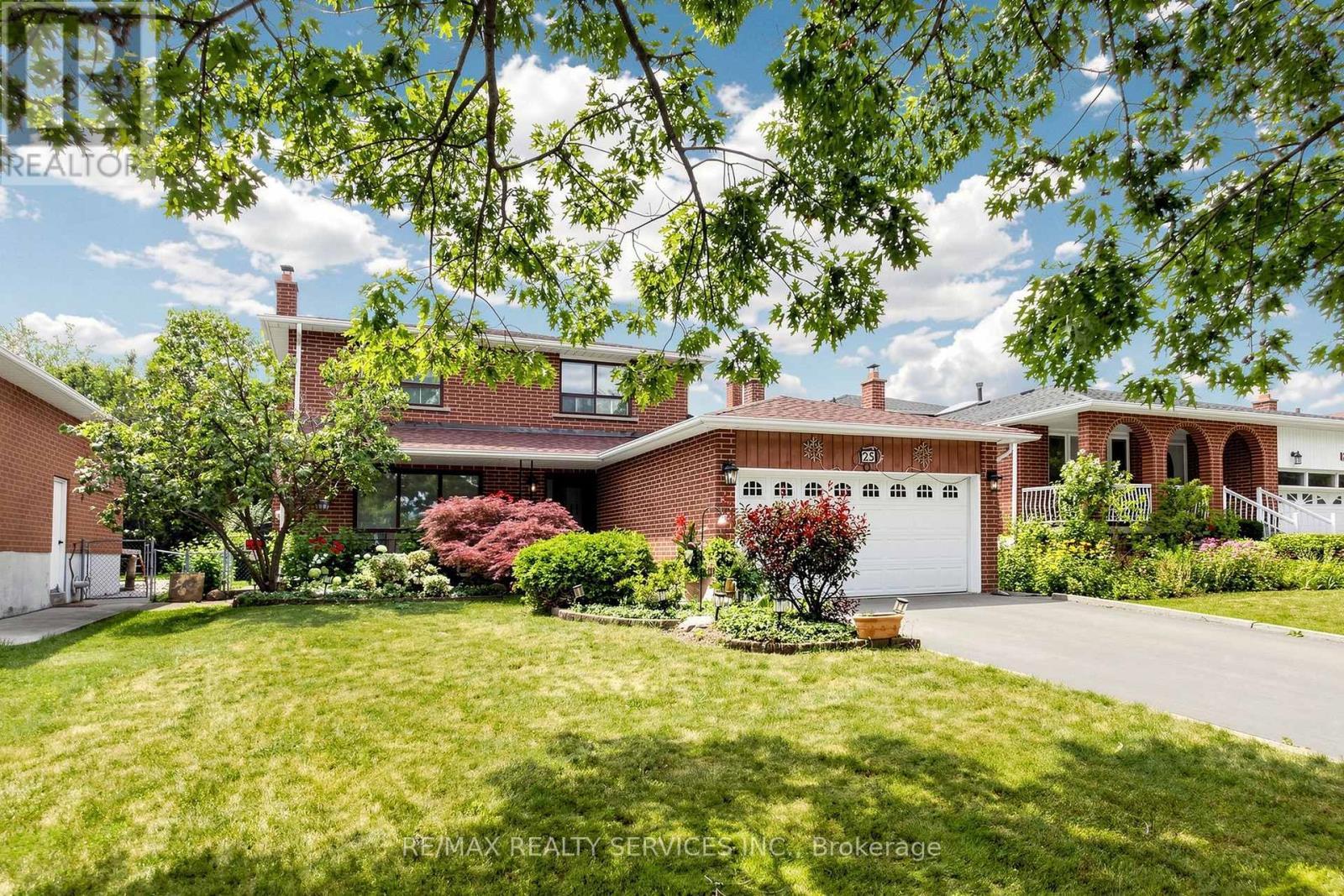 25 Malcolm Crescent, Brampton, ON - Outdoor