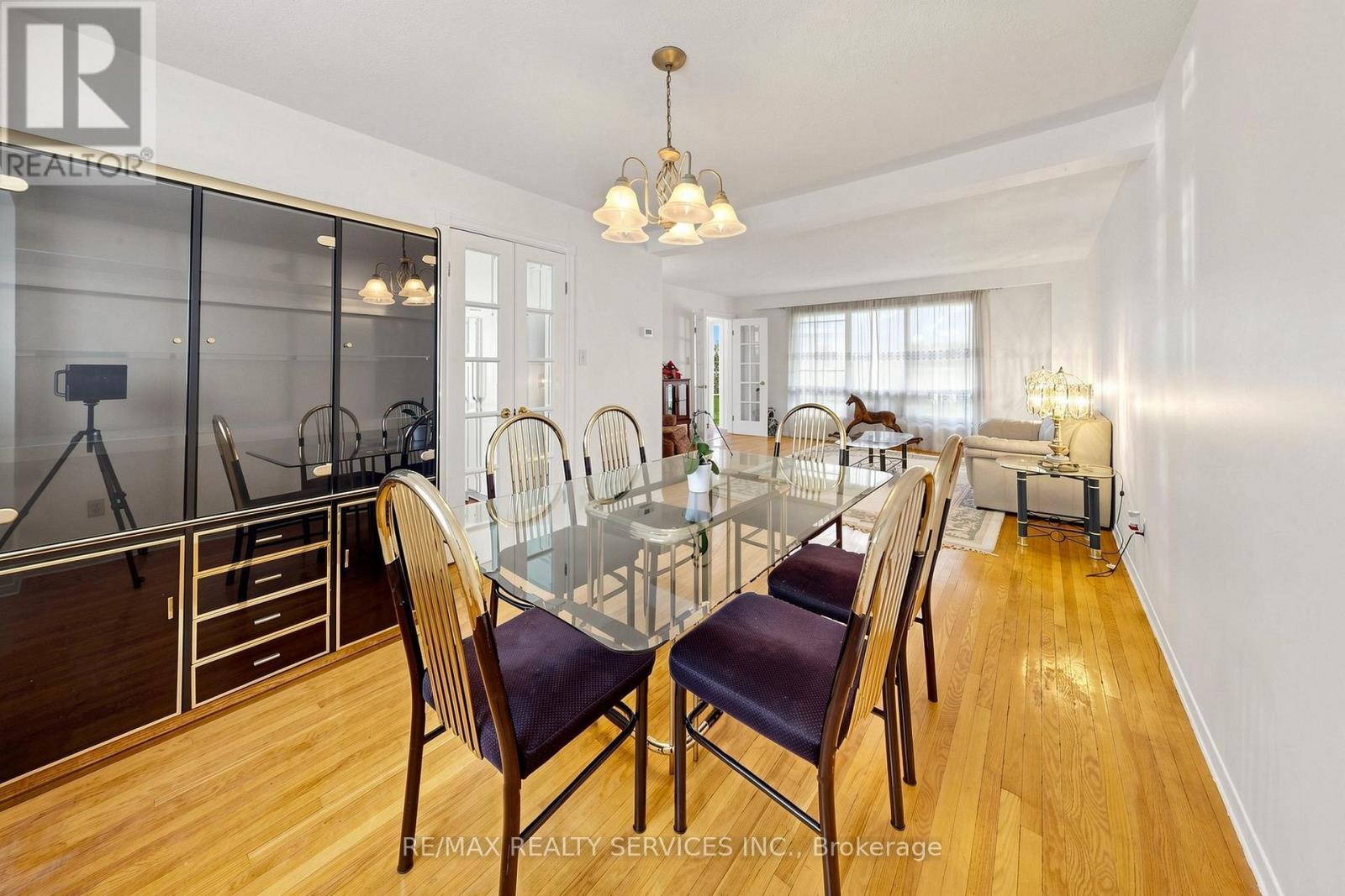 25 Malcolm Crescent, Brampton, ON - Indoor Photo Showing Dining Room