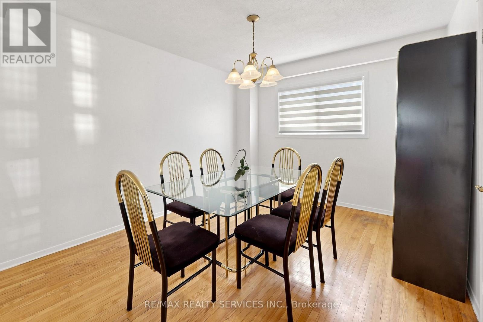 25 Malcolm Crescent, Brampton, ON - Indoor Photo Showing Dining Room