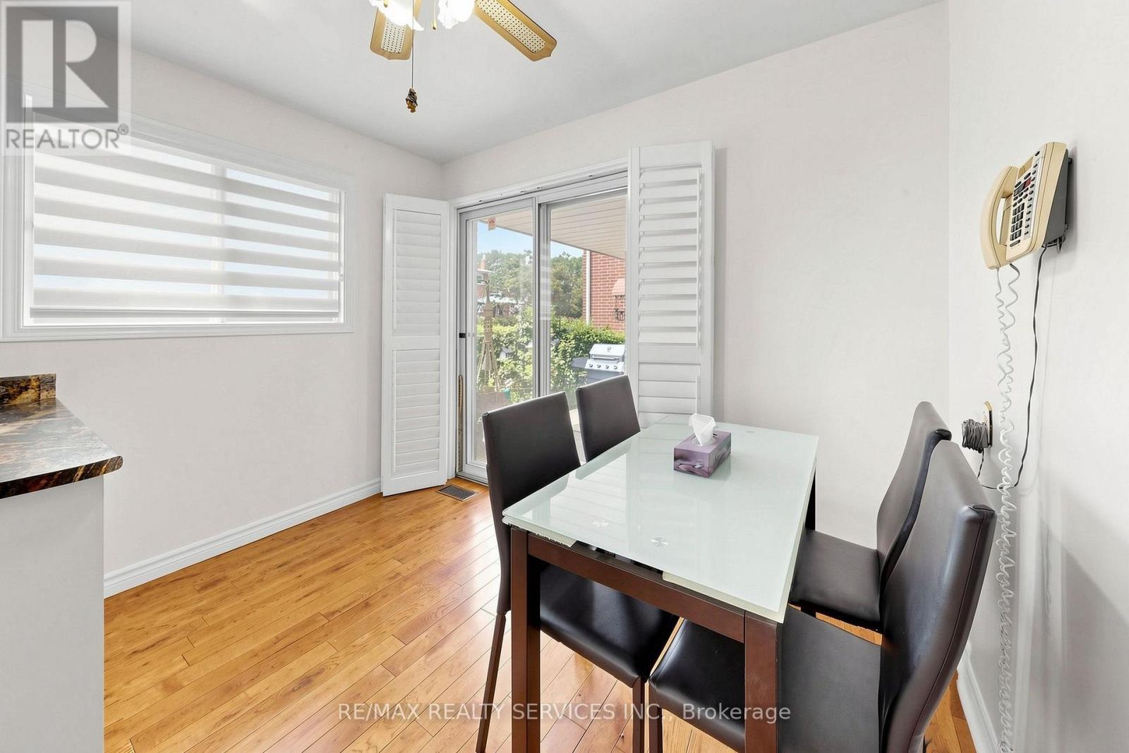 25 Malcolm Crescent, Brampton, ON - Indoor Photo Showing Dining Room