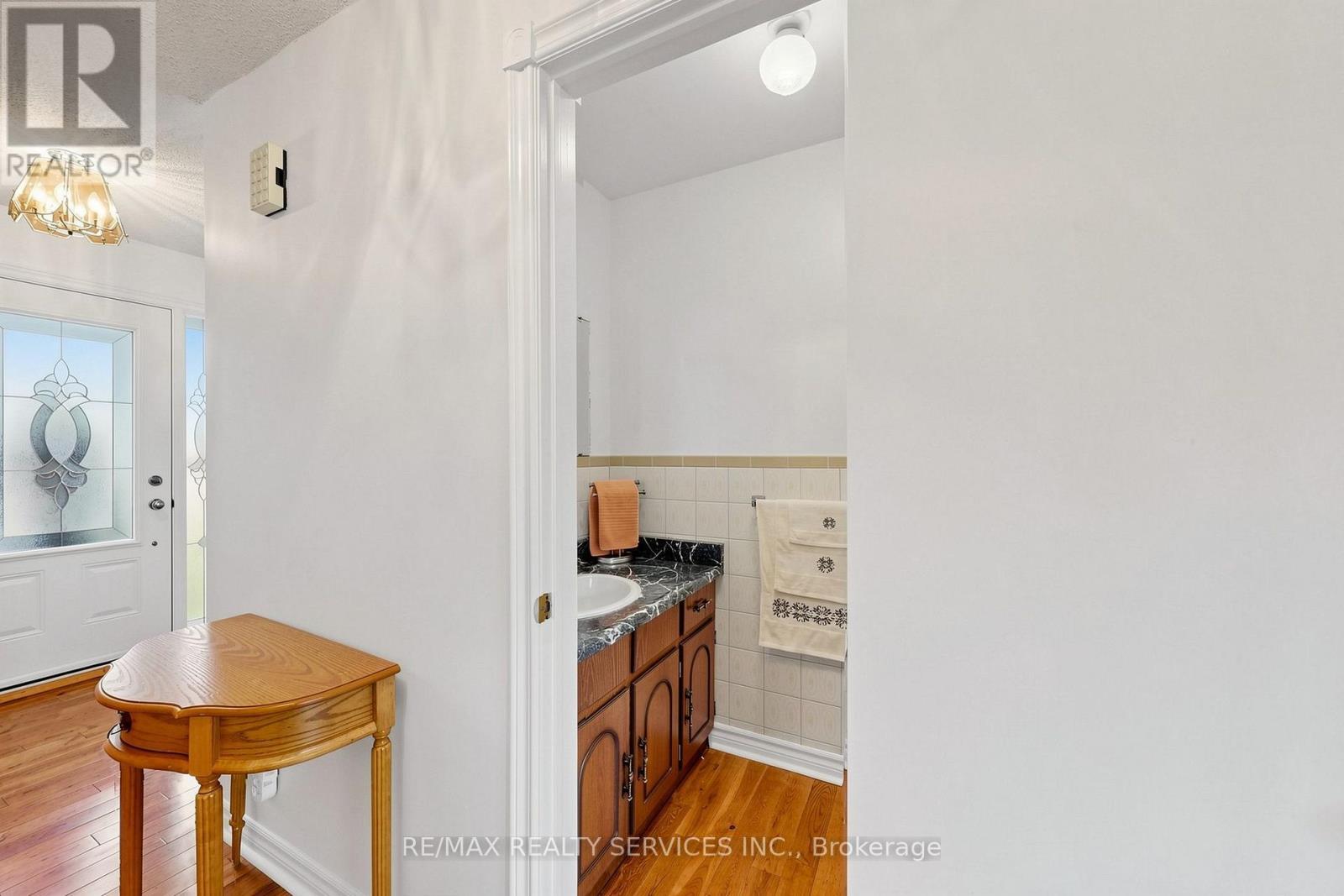 25 Malcolm Crescent, Brampton, ON - Indoor