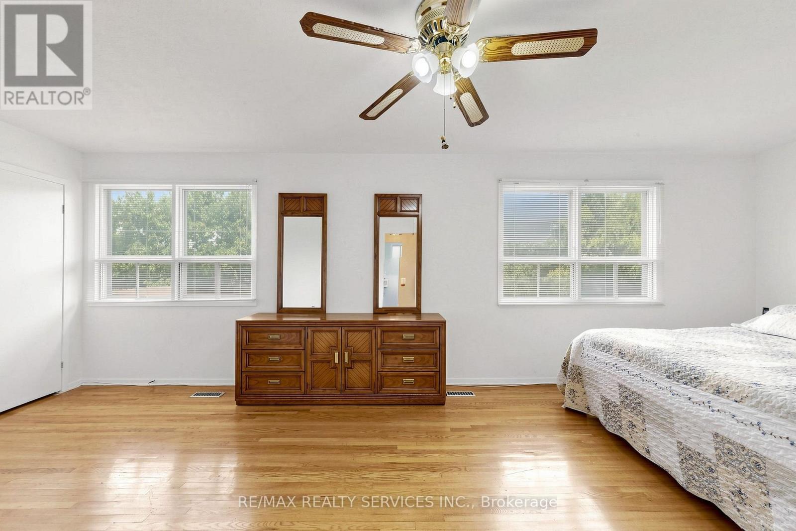 25 Malcolm Crescent, Brampton, ON - Indoor Photo Showing Bedroom