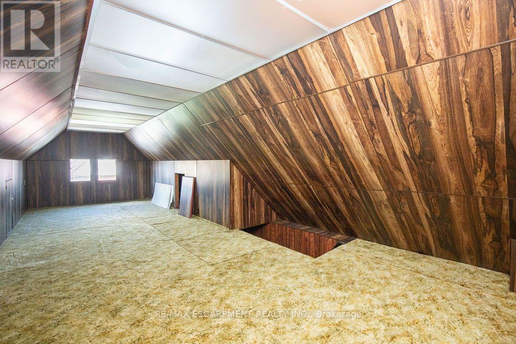 66 Sherman Avenue N, Hamilton, ON - Indoor Photo Showing Other Room