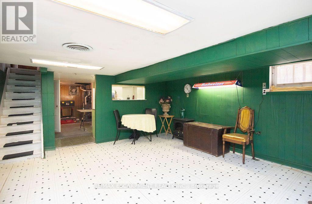 66 Sherman Avenue N, Hamilton, ON - Indoor Photo Showing Other Room