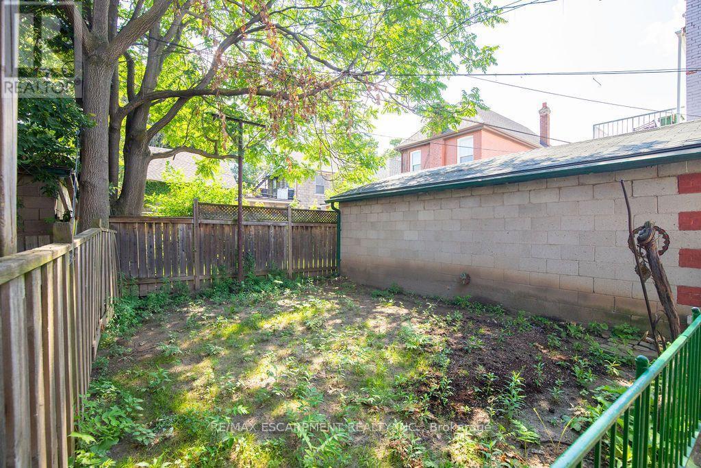 66 Sherman Avenue N, Hamilton, ON - Outdoor