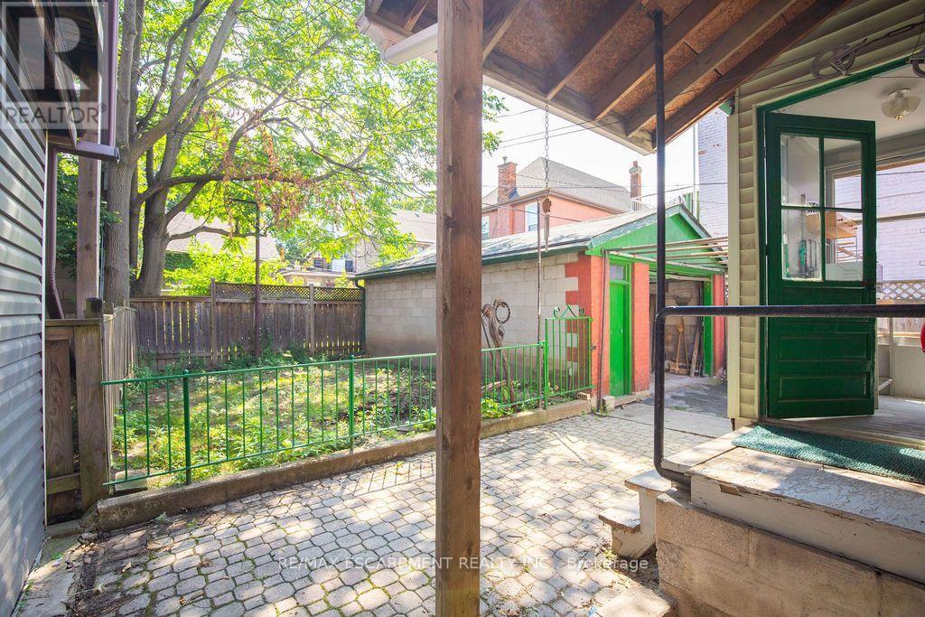 66 Sherman Avenue N, Hamilton, ON - Outdoor